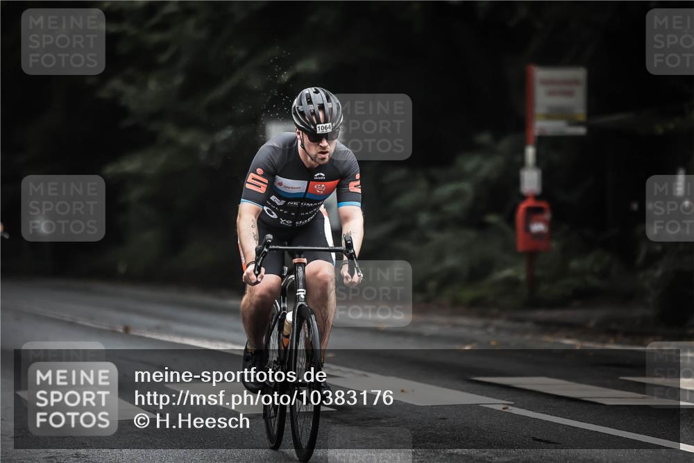 13.09.2026 - Stadtparktriathlon H.Heesch http://msf.ph/oto/10383176 13.09.2026 12:31:18 Radfahren 1064, 1082 meine-sportfotos.de