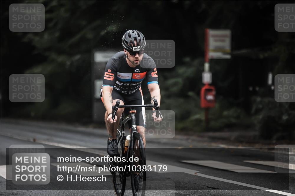 13.09.2026 - Stadtparktriathlon H.Heesch http://msf.ph/oto/10383179 13.09.2026 12:31:19 Radfahren 1064, 1082 meine-sportfotos.de