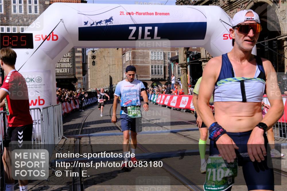 13.09.2026 - 21. swb-Marathon Bremen Tim E. http://msf.ph/oto/10383180 13.09.2026 13:19:14 Ziel 307, 2007, 4857, 4916, 5277, 6310, 7104, 7154, 7163, 7602, 7647, 7686, 7791, 9512, 13184 meine-sportfotos.de
