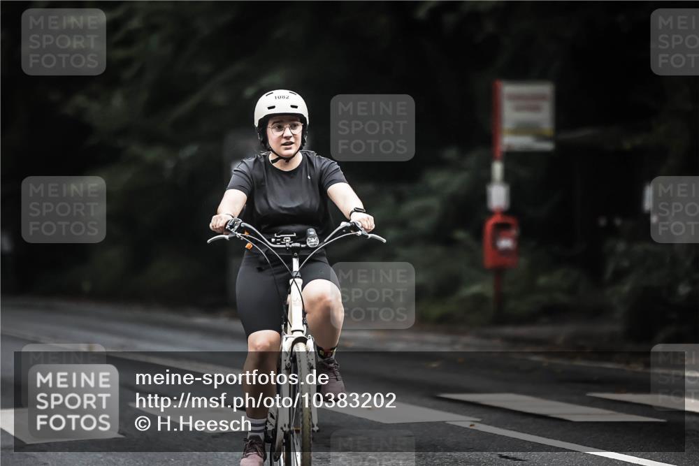 13.09.2026 - Stadtparktriathlon H.Heesch http://msf.ph/oto/10383202 13.09.2026 12:31:22 Radfahren 1011, 1064, 1082 meine-sportfotos.de