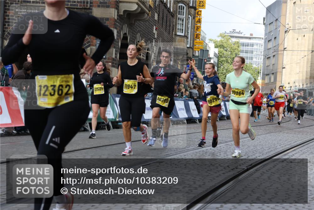 13.09.2026 - 21. swb-Marathon Bremen Strokosch-Dieckow http://msf.ph/oto/10383209 13.09.2026 11:05:47 Ziel 10186, 10259, 10260, 10411, 10432, 10697, 10717, 10802, 10864, 11146, 11314, 11334, 11387, 11394, 11520, 11521, 11571, 11572, 11724, 11791, 11892, 12055, 12251, 12273, 12330, 12362, 10018, 10204, 10305, 10382, 10619, 10662, 11132, 11156, 11164, 11477, 12186, 12378, 12486, 12523, 12528 meine-sportfotos.de