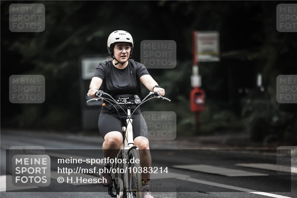 13.09.2026 - Stadtparktriathlon H.Heesch http://msf.ph/oto/10383214 13.09.2026 12:31:23 Radfahren 1011, 1064, 1082 meine-sportfotos.de