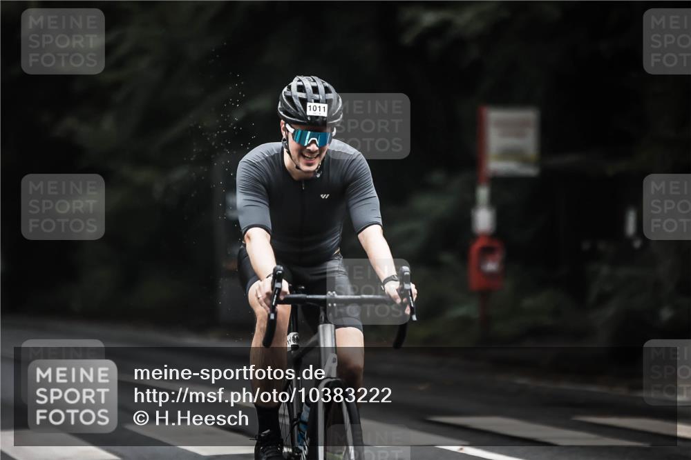 13.09.2026 - Stadtparktriathlon H.Heesch http://msf.ph/oto/10383222 13.09.2026 12:31:29 Radfahren 1011, 1049, 1082 meine-sportfotos.de