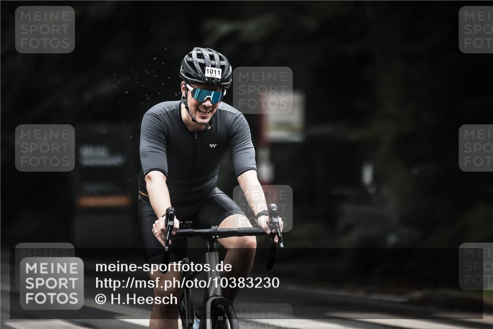 13.09.2026 - Stadtparktriathlon H.Heesch http://msf.ph/oto/10383230 13.09.2026 12:31:29 Radfahren 1011, 1049, 1082 meine-sportfotos.de