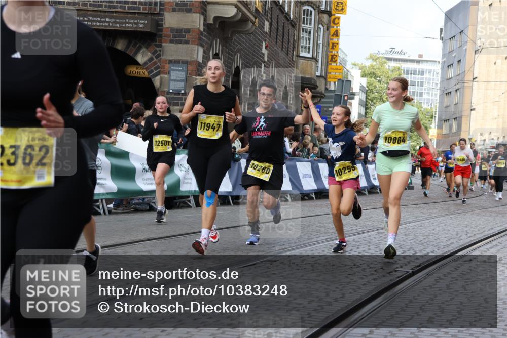 13.09.2026 - 21. swb-Marathon Bremen Strokosch-Dieckow http://msf.ph/oto/10383248 13.09.2026 11:05:47 Ziel 10186, 10259, 10260, 10411, 10432, 10697, 10717, 10802, 10864, 11146, 11314, 11334, 11387, 11394, 11520, 11521, 11571, 11572, 11724, 11791, 11892, 12055, 12251, 12273, 12330, 12362, 10018, 10204, 10305, 10382, 10619, 10662, 11132, 11156, 11164, 11477, 12186, 12378, 12486, 12523, 12528 meine-sportfotos.de