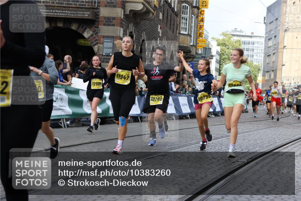 13.09.2026 - 21. swb-Marathon Bremen Strokosch-Dieckow http://msf.ph/oto/10383260 13.09.2026 11:05:47 Ziel 10186, 10259, 10260, 10411, 10432, 10697, 10717, 10802, 10864, 11146, 11314, 11334, 11387, 11394, 11520, 11521, 11571, 11572, 11724, 11791, 11892, 12055, 12251, 12273, 12330, 12362, 10018, 10204, 10305, 10382, 10619, 10662, 11132, 11156, 11164, 11477, 12186, 12378, 12486, 12523, 12528 meine-sportfotos.de