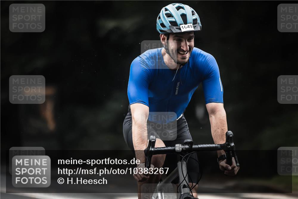 13.09.2026 - Stadtparktriathlon H.Heesch http://msf.ph/oto/10383267 13.09.2026 12:31:34 Radfahren 1011, 1049, 1135 meine-sportfotos.de