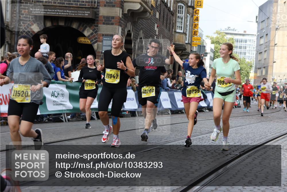13.09.2026 - 21. swb-Marathon Bremen Strokosch-Dieckow http://msf.ph/oto/10383293 13.09.2026 11:05:47 Ziel 10186, 10259, 10260, 10411, 10432, 10697, 10717, 10802, 10864, 11146, 11314, 11334, 11387, 11394, 11520, 11521, 11571, 11572, 11724, 11791, 11892, 12055, 12251, 12273, 12330, 12362, 10018, 10204, 10305, 10382, 10619, 10662, 11132, 11156, 11164, 11477, 12186, 12378, 12486, 12523, 12528 meine-sportfotos.de