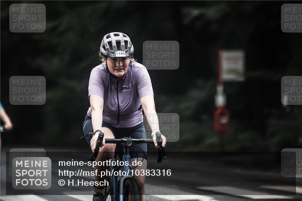 13.09.2026 - Stadtparktriathlon H.Heesch http://msf.ph/oto/10383316 13.09.2026 12:31:42 Radfahren 969, 977, 1044, 1084, 1111, 1135, 1160 meine-sportfotos.de