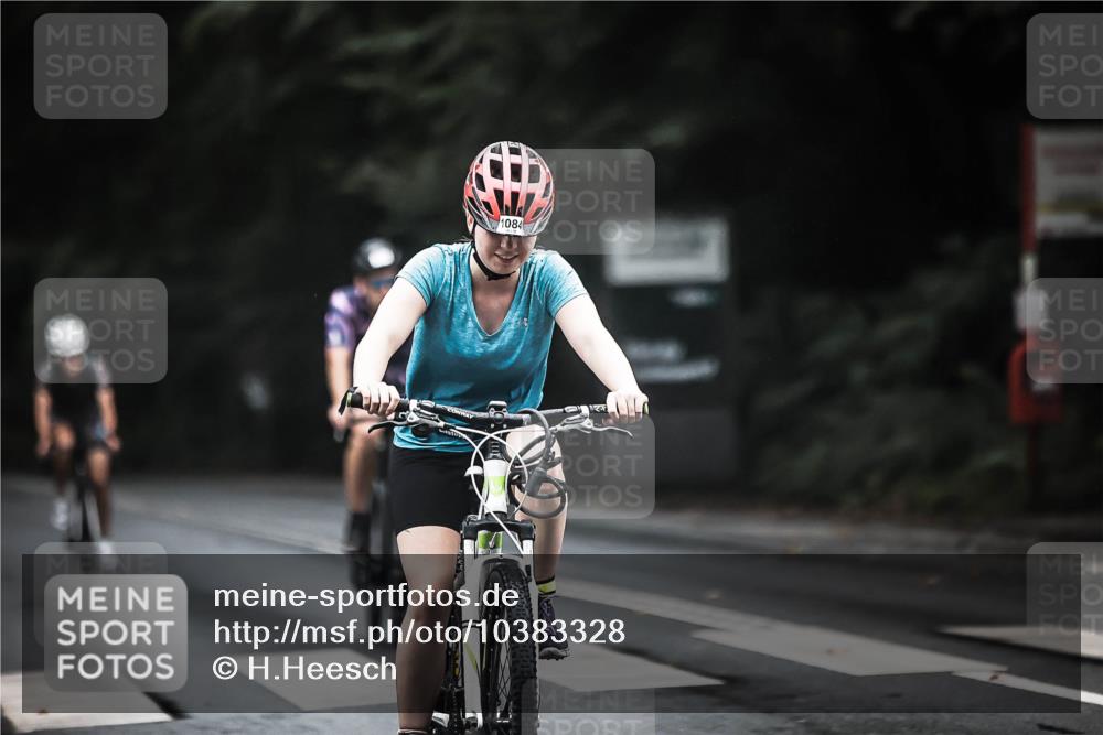 13.09.2026 - Stadtparktriathlon H.Heesch http://msf.ph/oto/10383328 13.09.2026 12:31:43 Radfahren 969, 977, 1044, 1084, 1111, 1135, 1160 meine-sportfotos.de
