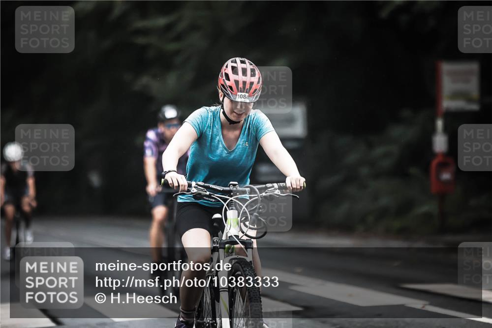 13.09.2026 - Stadtparktriathlon H.Heesch http://msf.ph/oto/10383333 13.09.2026 12:31:43 Radfahren 969, 977, 1044, 1084, 1111, 1135, 1160 meine-sportfotos.de