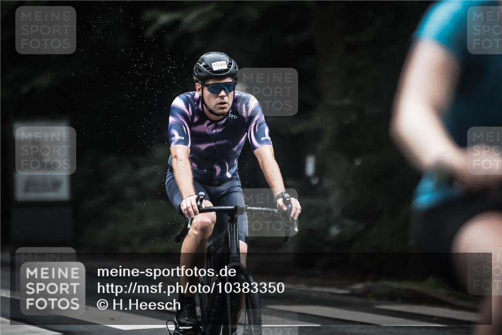 13.09.2026 - Stadtparktriathlon H.Heesch http://msf.ph/oto/10383350 13.09.2026 12:31:45 Radfahren 932, 969, 977, 1044, 1084, 1111, 1135, 1160 meine-sportfotos.de