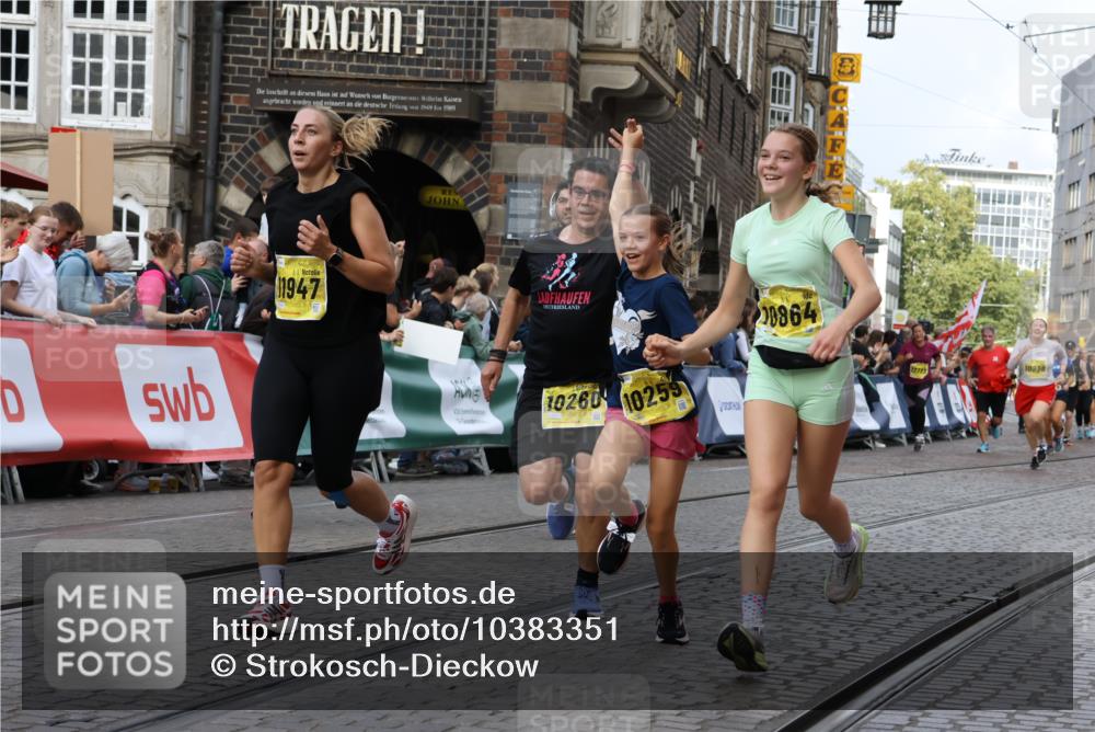 13.09.2026 - 21. swb-Marathon Bremen Strokosch-Dieckow http://msf.ph/oto/10383351 13.09.2026 11:05:48 Ziel 10186, 10259, 10260, 10411, 10432, 10717, 10802, 10864, 11146, 11314, 11334, 11387, 11394, 11520, 11521, 11571, 11572, 11724, 11791, 11892, 11947, 12055, 12251, 12273, 12330, 12362, 10018, 10204, 10305, 10382, 10619, 10662, 11132, 11156, 11164, 11477, 11775, 12186, 12486, 12523, 12528 meine-sportfotos.de