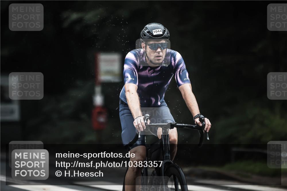 13.09.2026 - Stadtparktriathlon H.Heesch http://msf.ph/oto/10383357 13.09.2026 12:31:45 Radfahren 932, 969, 977, 1044, 1084, 1111, 1135, 1160 meine-sportfotos.de