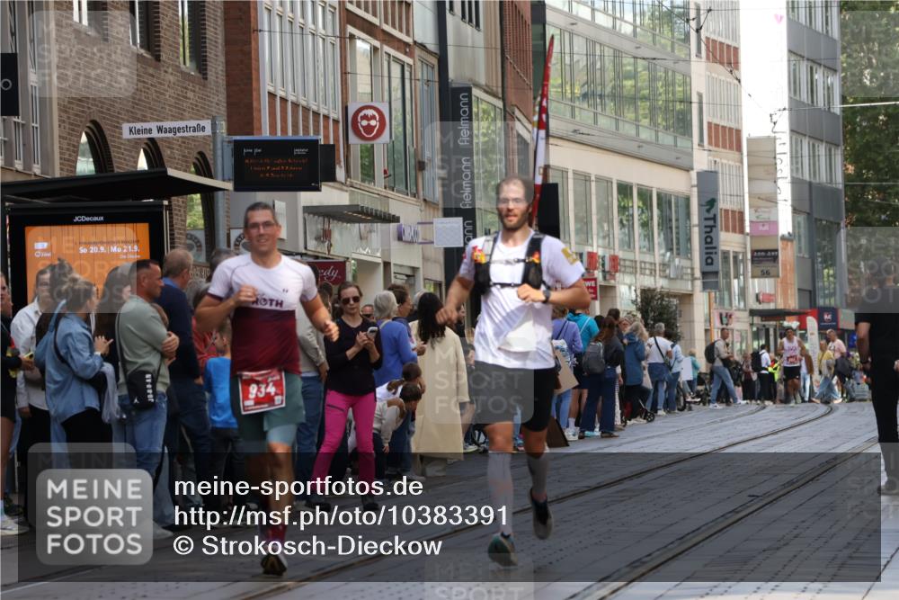 13.09.2026 - 21. swb-Marathon Bremen Strokosch-Dieckow http://msf.ph/oto/10383391 13.09.2026 12:49:03 Ziel 1483, 314, 934, 1428, 1917 meine-sportfotos.de