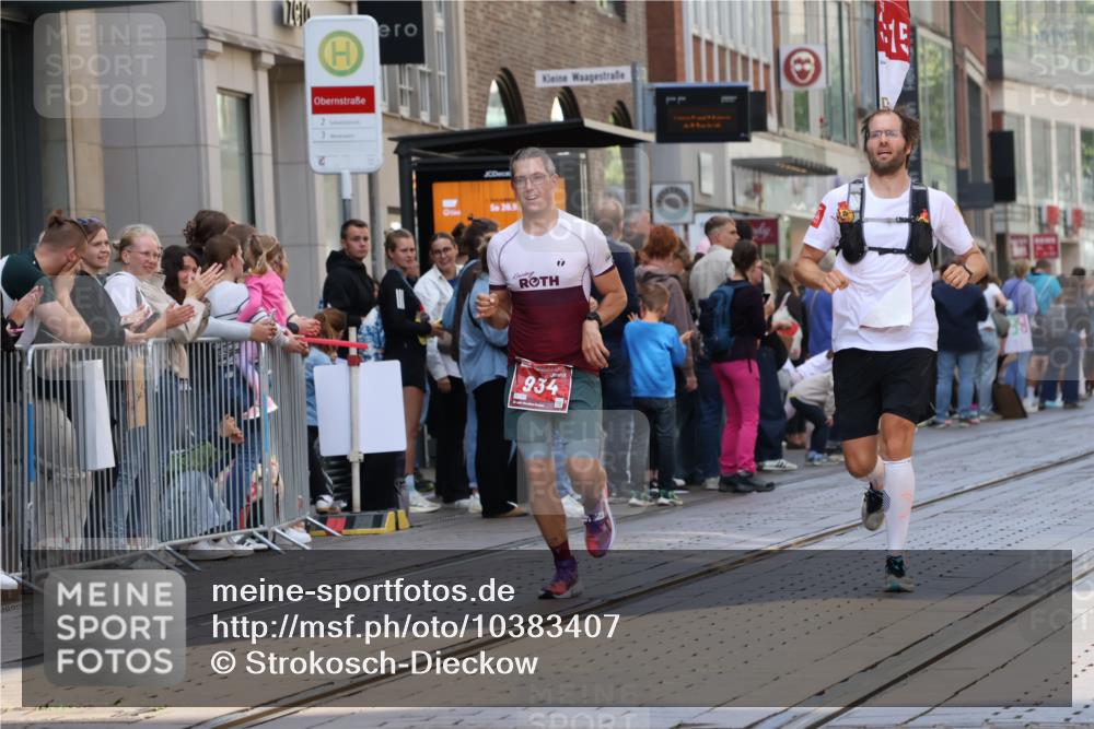 13.09.2026 - 21. swb-Marathon Bremen Strokosch-Dieckow http://msf.ph/oto/10383407 13.09.2026 12:49:04 Ziel 1483, 934, 1428, 1917 meine-sportfotos.de