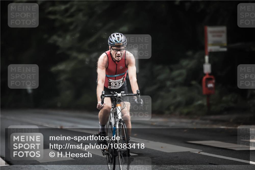 13.09.2026 - Stadtparktriathlon H.Heesch http://msf.ph/oto/10383418 13.09.2026 12:31:50 Radfahren 932, 977, 1044, 1084, 1111 meine-sportfotos.de