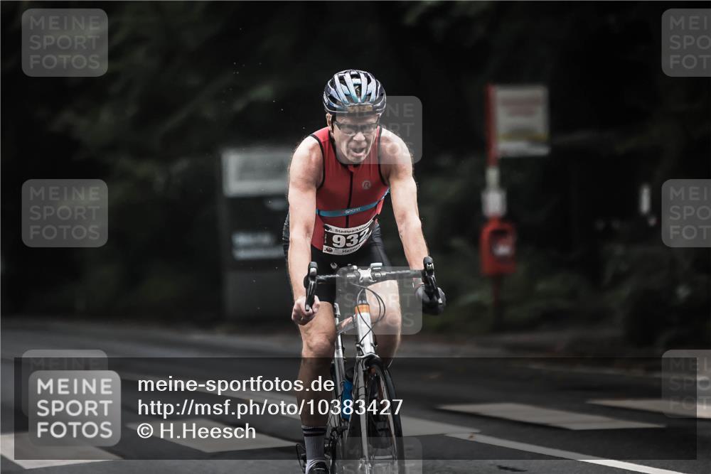 13.09.2026 - Stadtparktriathlon H.Heesch http://msf.ph/oto/10383427 13.09.2026 12:31:51 Radfahren 932, 977, 1111 meine-sportfotos.de