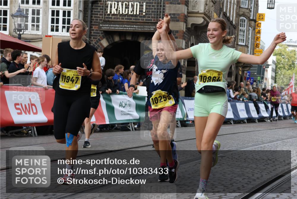 13.09.2026 - 21. swb-Marathon Bremen Strokosch-Dieckow http://msf.ph/oto/10383433 13.09.2026 11:05:48 Ziel 10186, 10259, 10260, 10411, 10432, 10717, 10802, 10864, 11146, 11314, 11334, 11387, 11394, 11520, 11521, 11571, 11572, 11724, 11791, 11892, 11947, 12055, 12251, 12273, 12330, 12362, 10018, 10204, 10305, 10382, 10619, 10662, 11132, 11156, 11164, 11477, 11775, 12186, 12486, 12523, 12528 meine-sportfotos.de