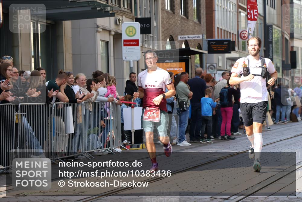 13.09.2026 - 21. swb-Marathon Bremen Strokosch-Dieckow http://msf.ph/oto/10383436 13.09.2026 12:49:05 Ziel 1483, 934, 1428, 1917 meine-sportfotos.de
