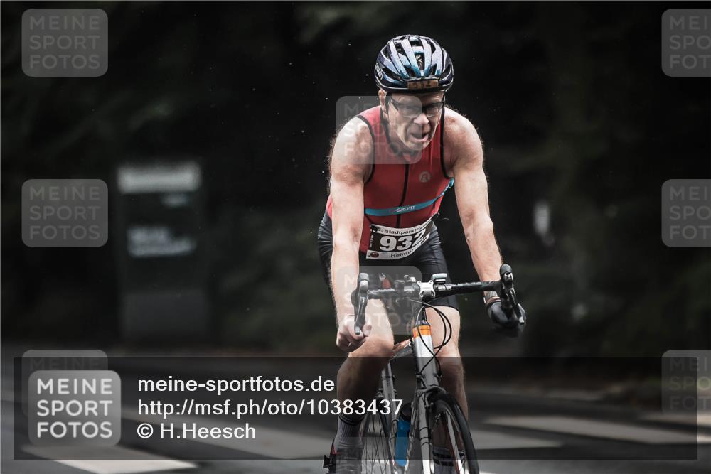 13.09.2026 - Stadtparktriathlon H.Heesch http://msf.ph/oto/10383437 13.09.2026 12:31:51 Radfahren 932, 977, 1111 meine-sportfotos.de