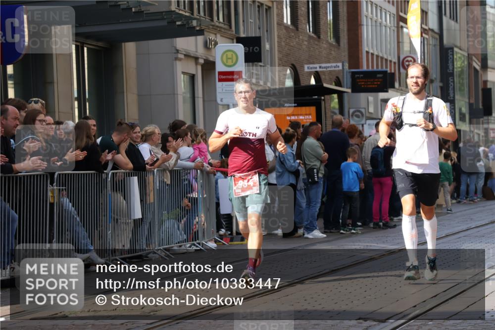 13.09.2026 - 21. swb-Marathon Bremen Strokosch-Dieckow http://msf.ph/oto/10383447 13.09.2026 12:49:05 Ziel 1483, 934, 1428, 1917 meine-sportfotos.de