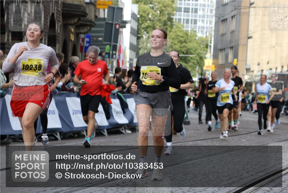 13.09.2026 - 21. swb-Marathon Bremen Strokosch-Dieckow http://msf.ph/oto/10383453 13.09.2026 11:05:51 Ziel 10186, 10259, 10260, 10432, 10717, 10864, 11146, 11314, 11334, 11387, 11394, 11520, 11521, 11571, 11572, 11724, 11791, 11892, 11947, 12055, 12156, 12251, 12273, 12330, 12362, 12501, 10018, 10204, 10382, 10619, 10662, 11132, 11156, 11164, 11477, 11775, 12186, 12486 meine-sportfotos.de