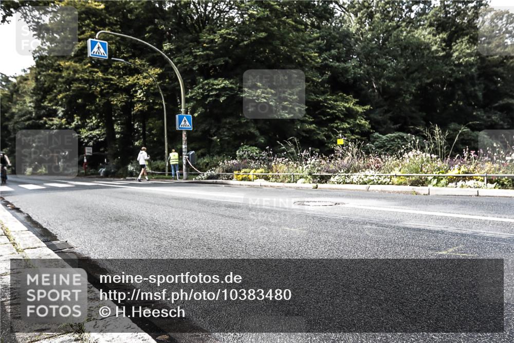 13.09.2026 - Stadtparktriathlon H.Heesch http://msf.ph/oto/10383480 13.09.2026 11:16:07 Radfahren 639, 649 meine-sportfotos.de