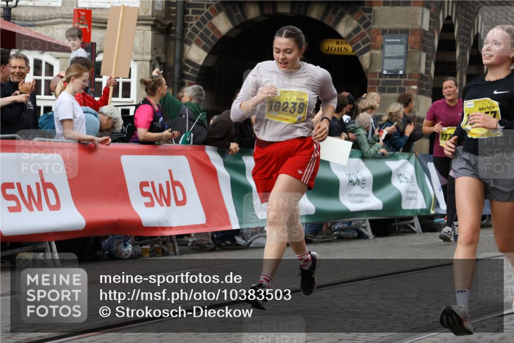 13.09.2026 - 21. swb-Marathon Bremen Strokosch-Dieckow http://msf.ph/oto/10383503 13.09.2026 11:05:53 Ziel 10186, 10238, 10259, 10260, 10432, 10457, 10717, 10864, 11146, 11314, 11334, 11387, 11394, 11520, 11521, 11571, 11572, 11724, 11791, 11892, 11947, 12055, 12156, 12251, 12273, 12330, 12362, 12501, 10204, 10375, 10382, 10619, 10662, 11132, 11156, 11164, 11477, 11674, 11775, 11786, 12186, 12486 meine-sportfotos.de