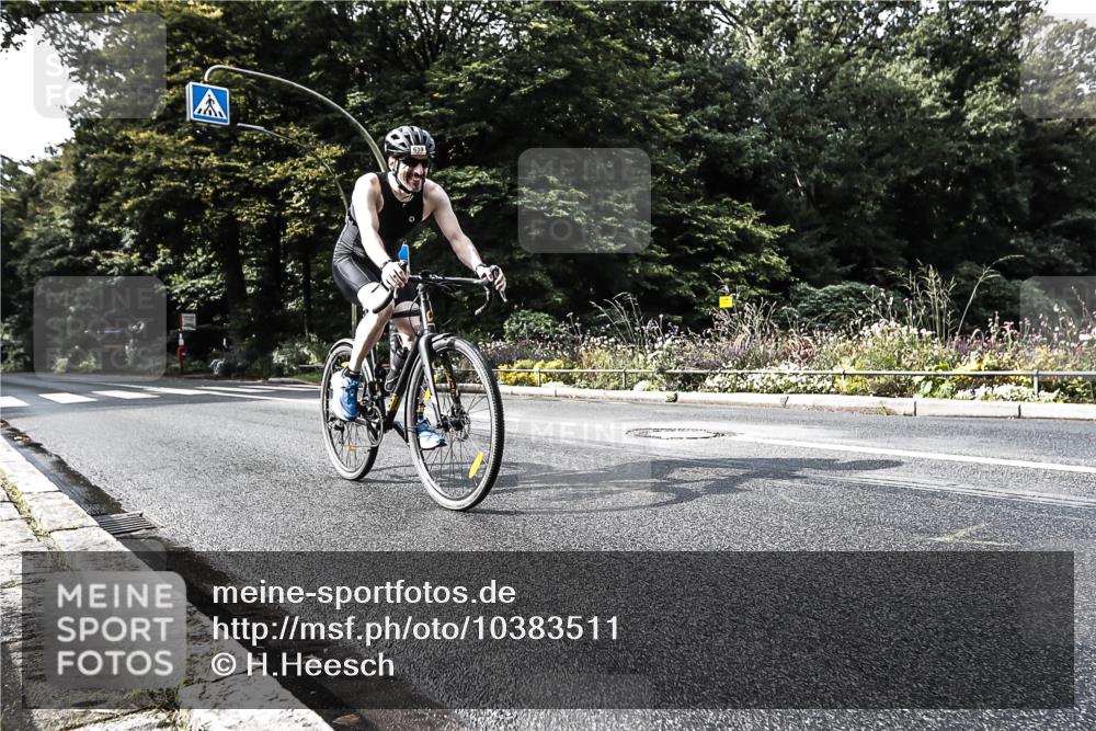 13.09.2026 - Stadtparktriathlon H.Heesch http://msf.ph/oto/10383511 13.09.2026 11:16:10 Radfahren 586, 639 meine-sportfotos.de