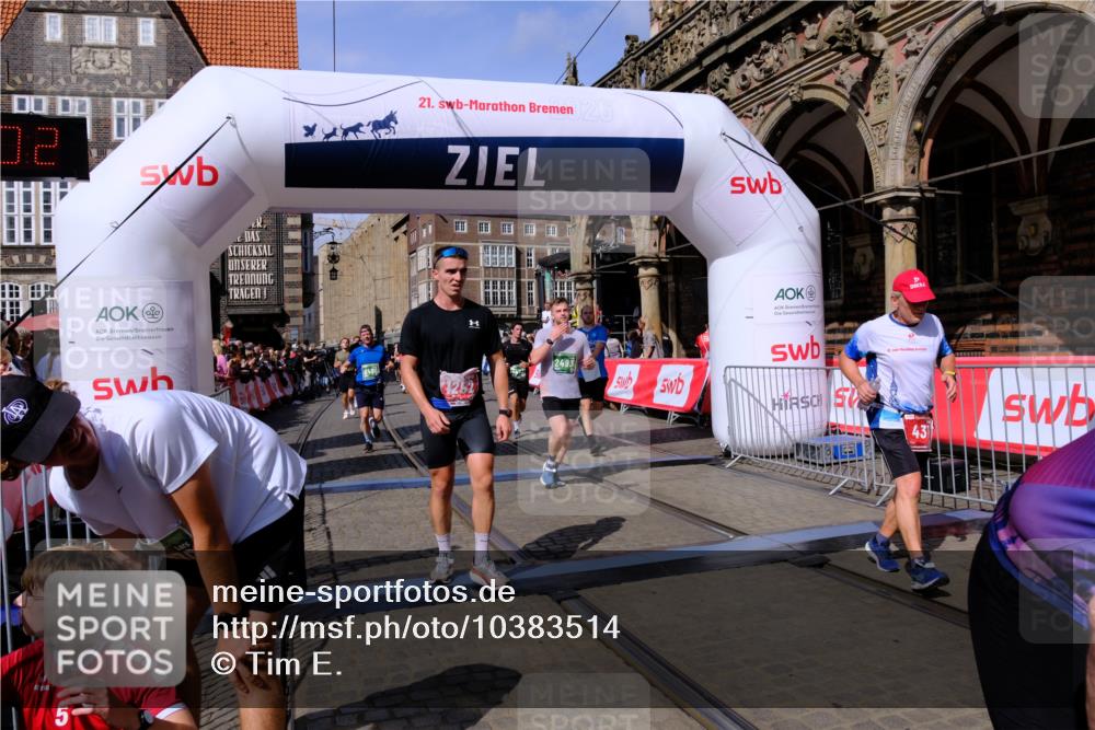 13.09.2026 - 21. swb-Marathon Bremen Tim E. http://msf.ph/oto/10383514 13.09.2026 13:20:51 Ziel 201, 232, 334, 541, 876, 1197, 1528, 1646, 2493, 2953, 3813, 4174, 4351, 4357, 4358, 5137, 5493, 5855, 6495, 6496, 7411, 9162, 9721, 9949, 13222 meine-sportfotos.de
