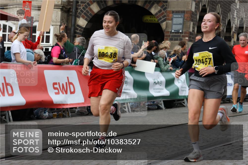 13.09.2026 - 21. swb-Marathon Bremen Strokosch-Dieckow http://msf.ph/oto/10383527 13.09.2026 11:05:53 Ziel 10186, 10238, 10259, 10260, 10432, 10457, 10717, 10864, 11146, 11314, 11334, 11387, 11394, 11520, 11521, 11571, 11572, 11724, 11791, 11892, 11947, 12055, 12156, 12251, 12273, 12330, 12362, 12501, 10204, 10375, 10382, 10619, 10662, 11132, 11156, 11164, 11477, 11674, 11775, 11786, 12186, 12486 meine-sportfotos.de