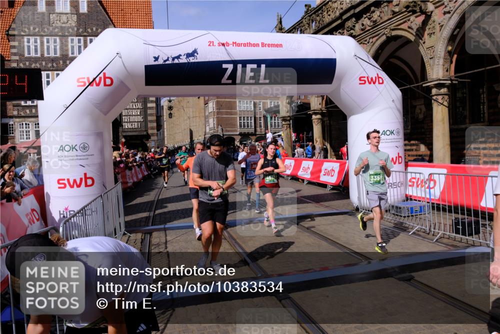 13.09.2026 - 21. swb-Marathon Bremen Tim E. http://msf.ph/oto/10383534 13.09.2026 13:21:13 Ziel 769, 854, 1056, 1191, 1881, 2425, 2640, 3356, 3866, 3933, 4126, 4316, 4465, 4482, 4612, 5161, 5213, 5954, 6177, 6401, 6680, 6970, 7517, 7902, 8005, 8141, 8237, 8622, 8804, 8971, 9691, 13120, 13126 meine-sportfotos.de