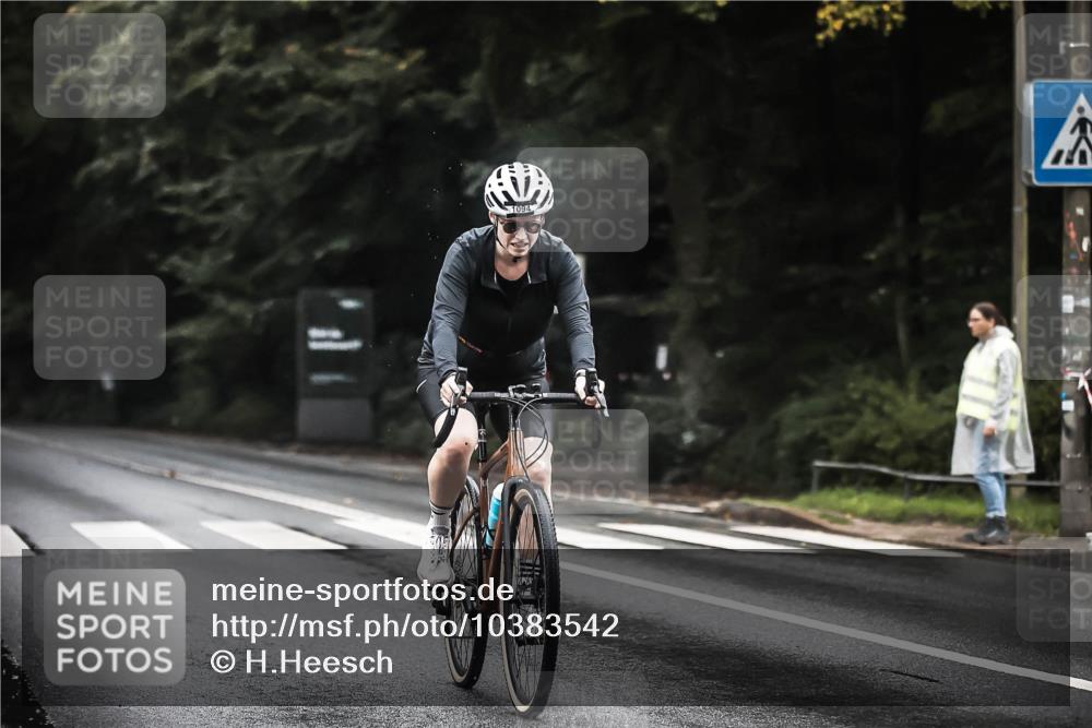 13.09.2026 - Stadtparktriathlon H.Heesch http://msf.ph/oto/10383542 13.09.2026 12:32:24 Radfahren 1094 meine-sportfotos.de