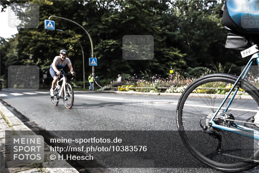 13.09.2026 - Stadtparktriathlon H.Heesch http://msf.ph/oto/10383576 13.09.2026 11:16:14 Radfahren 583, 586, 601 meine-sportfotos.de