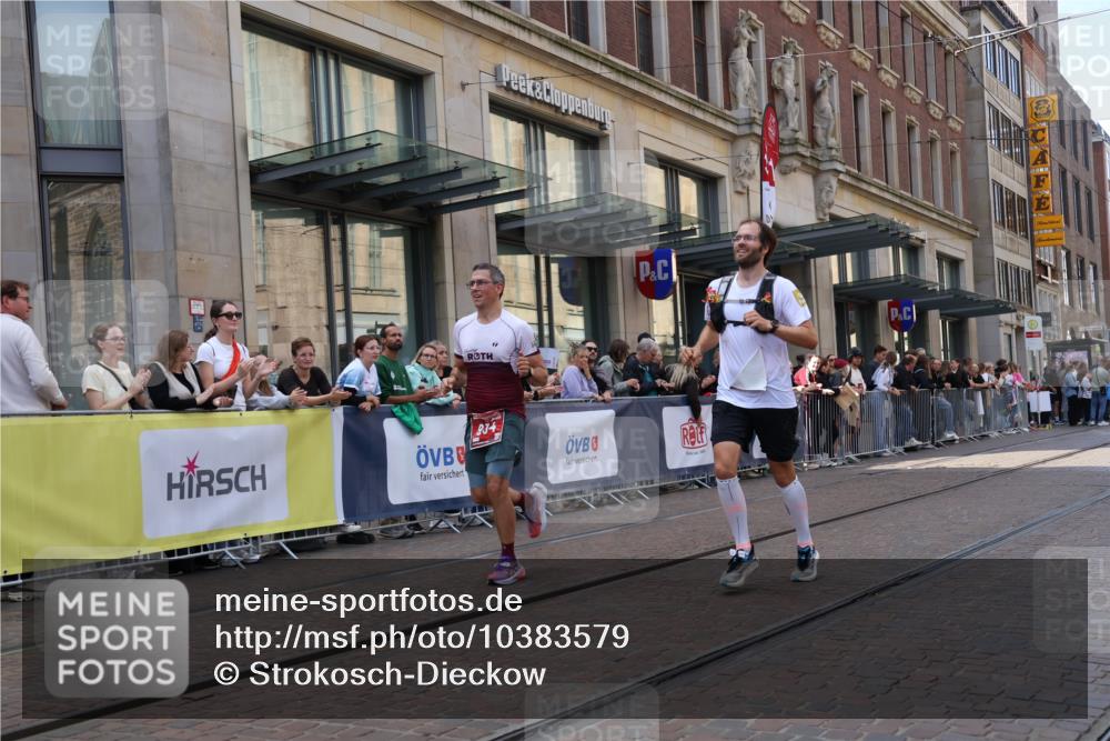 13.09.2026 - 21. swb-Marathon Bremen Strokosch-Dieckow http://msf.ph/oto/10383579 13.09.2026 12:49:09 Ziel 968, 1483, 934, 1428, 1917 meine-sportfotos.de
