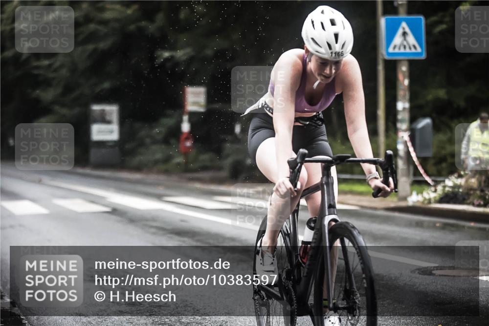 13.09.2026 - Stadtparktriathlon H.Heesch http://msf.ph/oto/10383597 13.09.2026 12:32:40 Radfahren 1016, 1107, 1166 meine-sportfotos.de