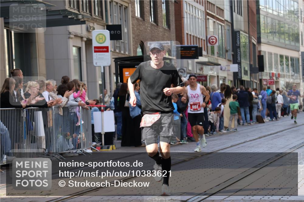 13.09.2026 - 21. swb-Marathon Bremen Strokosch-Dieckow http://msf.ph/oto/10383621 13.09.2026 12:49:36 Ziel 547, 719, 968, 1483 meine-sportfotos.de