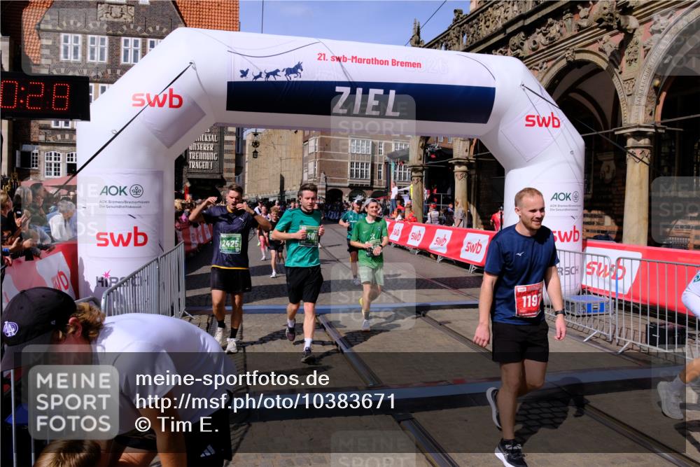 13.09.2026 - 21. swb-Marathon Bremen Tim E. http://msf.ph/oto/10383671 13.09.2026 13:21:17 Ziel 854, 1056, 1191, 1881, 2425, 2640, 3356, 3450, 3933, 4126, 4316, 4362, 4465, 4612, 4734, 5161, 6401, 6680, 6970, 7902, 8237, 8622, 8971, 13120 meine-sportfotos.de