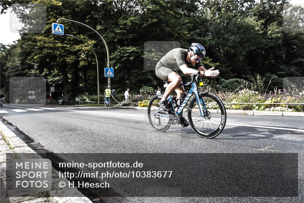 13.09.2026 - Stadtparktriathlon H.Heesch http://msf.ph/oto/10383677 13.09.2026 11:16:22 Radfahren 606, 708 meine-sportfotos.de