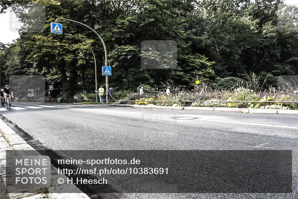 13.09.2026 - Stadtparktriathlon H.Heesch http://msf.ph/oto/10383691 13.09.2026 11:16:23 Radfahren 579, 606, 708 meine-sportfotos.de