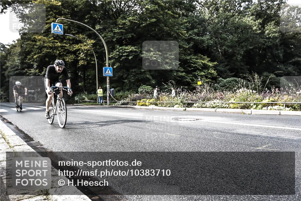 13.09.2026 - Stadtparktriathlon H.Heesch http://msf.ph/oto/10383710 13.09.2026 11:16:24 Radfahren 579, 606, 708 meine-sportfotos.de
