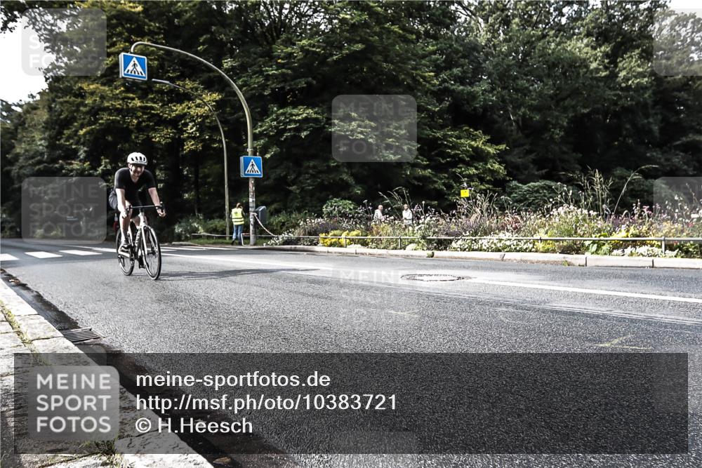 13.09.2026 - Stadtparktriathlon H.Heesch http://msf.ph/oto/10383721 13.09.2026 11:16:25 Radfahren 579, 606, 708 meine-sportfotos.de