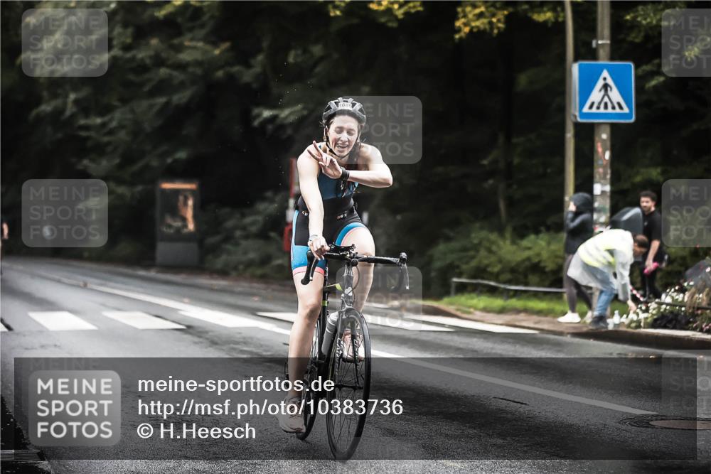 13.09.2026 - Stadtparktriathlon H.Heesch http://msf.ph/oto/10383736 13.09.2026 12:33:24 Radfahren 1025, 1058, 1085, 1168 meine-sportfotos.de