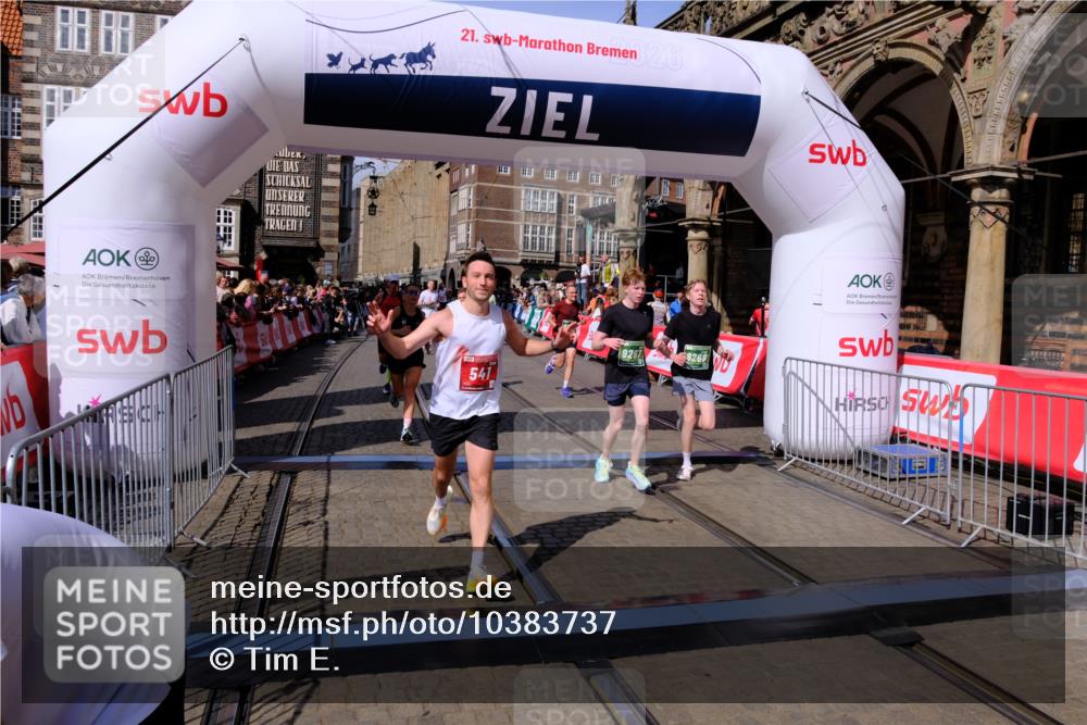 13.09.2026 - 21. swb-Marathon Bremen Tim E. http://msf.ph/oto/10383737 13.09.2026 13:21:31 Ziel 226, 1191, 2979, 3450, 3534, 4234, 4362, 4445, 4484, 4519, 4734, 6357, 6970, 8237, 8323, 8408, 8791, 9267, 9268, 9900 meine-sportfotos.de