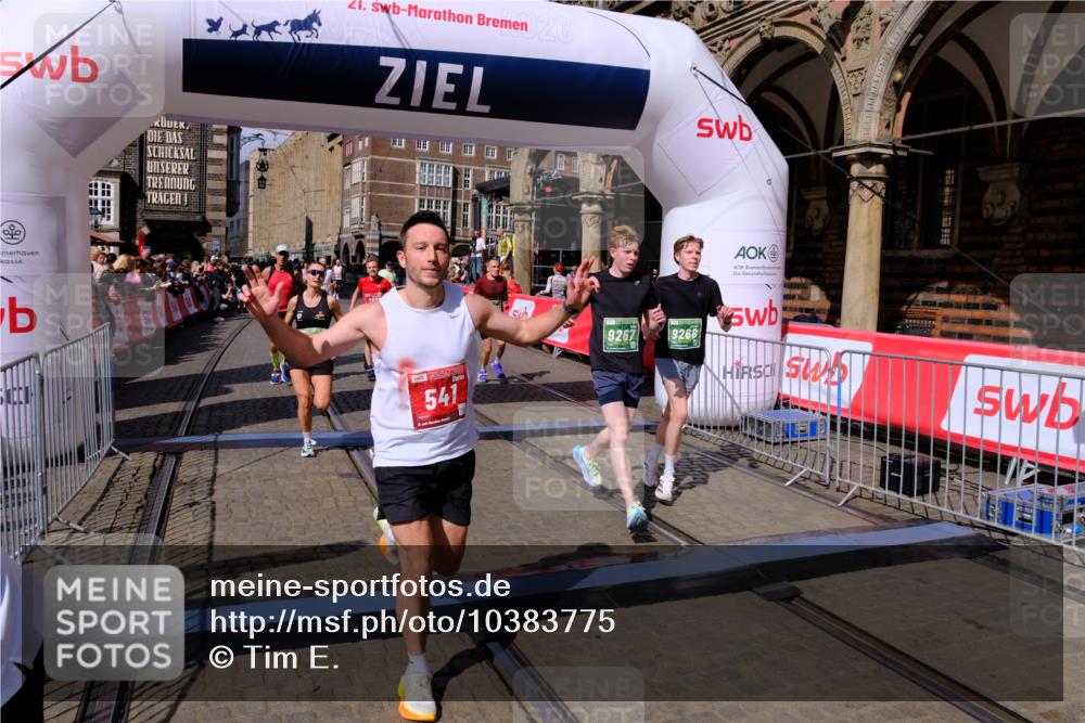 13.09.2026 - 21. swb-Marathon Bremen Tim E. http://msf.ph/oto/10383775 13.09.2026 13:21:31 Ziel 226, 1191, 2979, 3450, 3534, 4234, 4362, 4445, 4484, 4519, 4734, 6357, 6970, 8237, 8323, 8408, 8791, 9267, 9268, 9900 meine-sportfotos.de