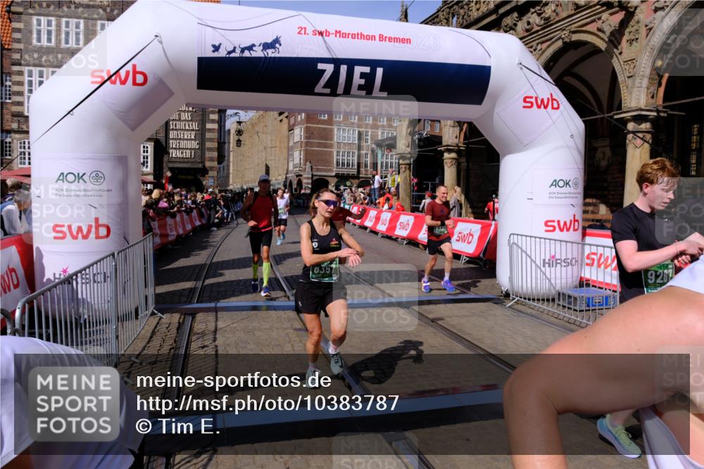 13.09.2026 - 21. swb-Marathon Bremen Tim E. http://msf.ph/oto/10383787 13.09.2026 13:21:32 Ziel 226, 1191, 2979, 3450, 3534, 4234, 4362, 4445, 4484, 4519, 4734, 6357, 6970, 8323, 8408, 8791, 9267, 9268, 9514, 9900 meine-sportfotos.de