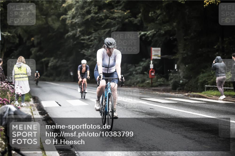 13.09.2026 - Stadtparktriathlon H.Heesch http://msf.ph/oto/10383799 13.09.2026 12:33:30 Radfahren 981, 1025, 1058, 1168 meine-sportfotos.de