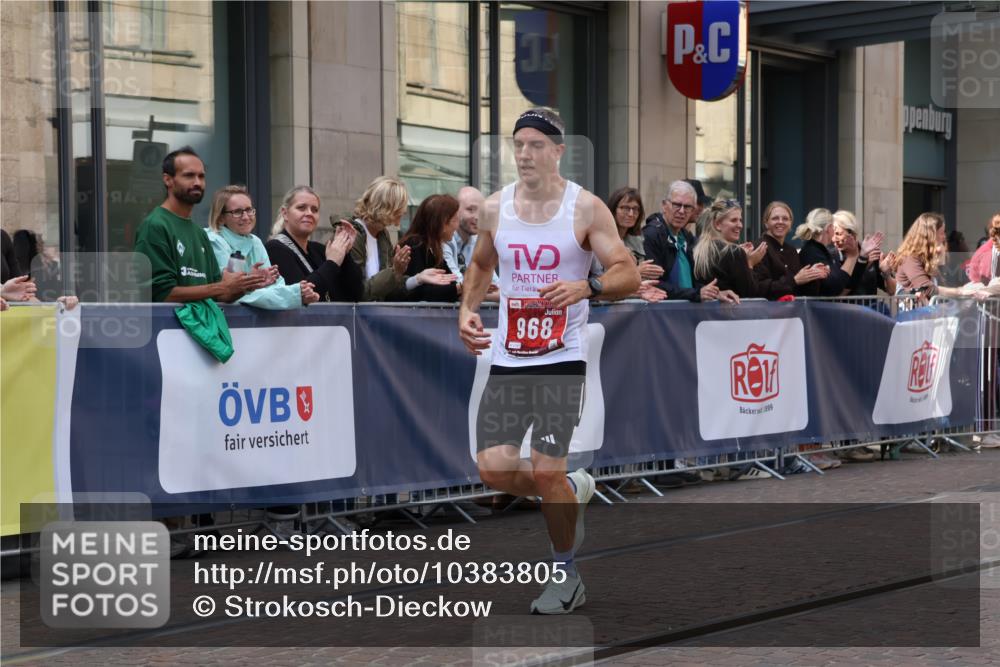 13.09.2026 - 21. swb-Marathon Bremen Strokosch-Dieckow http://msf.ph/oto/10383805 13.09.2026 12:49:44 Ziel 547, 7692, 719, 968, 1483 meine-sportfotos.de