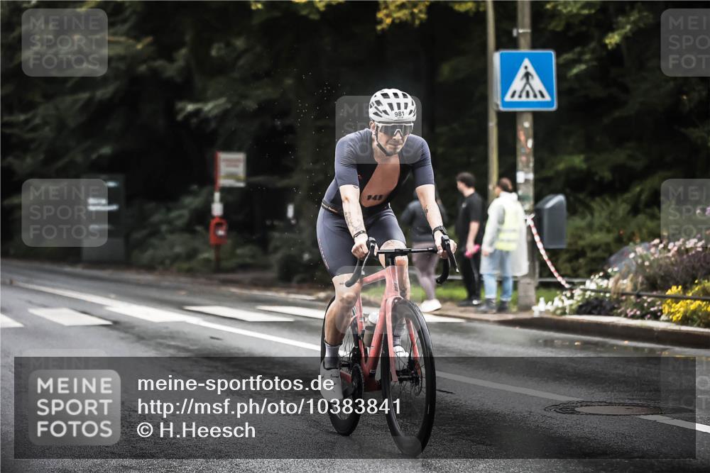13.09.2026 - Stadtparktriathlon H.Heesch http://msf.ph/oto/10383841 13.09.2026 12:33:32 Radfahren 981, 1025, 1058, 1168 meine-sportfotos.de